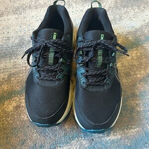 Women's size 9 ASICS gel 9 Venture tennis shoes